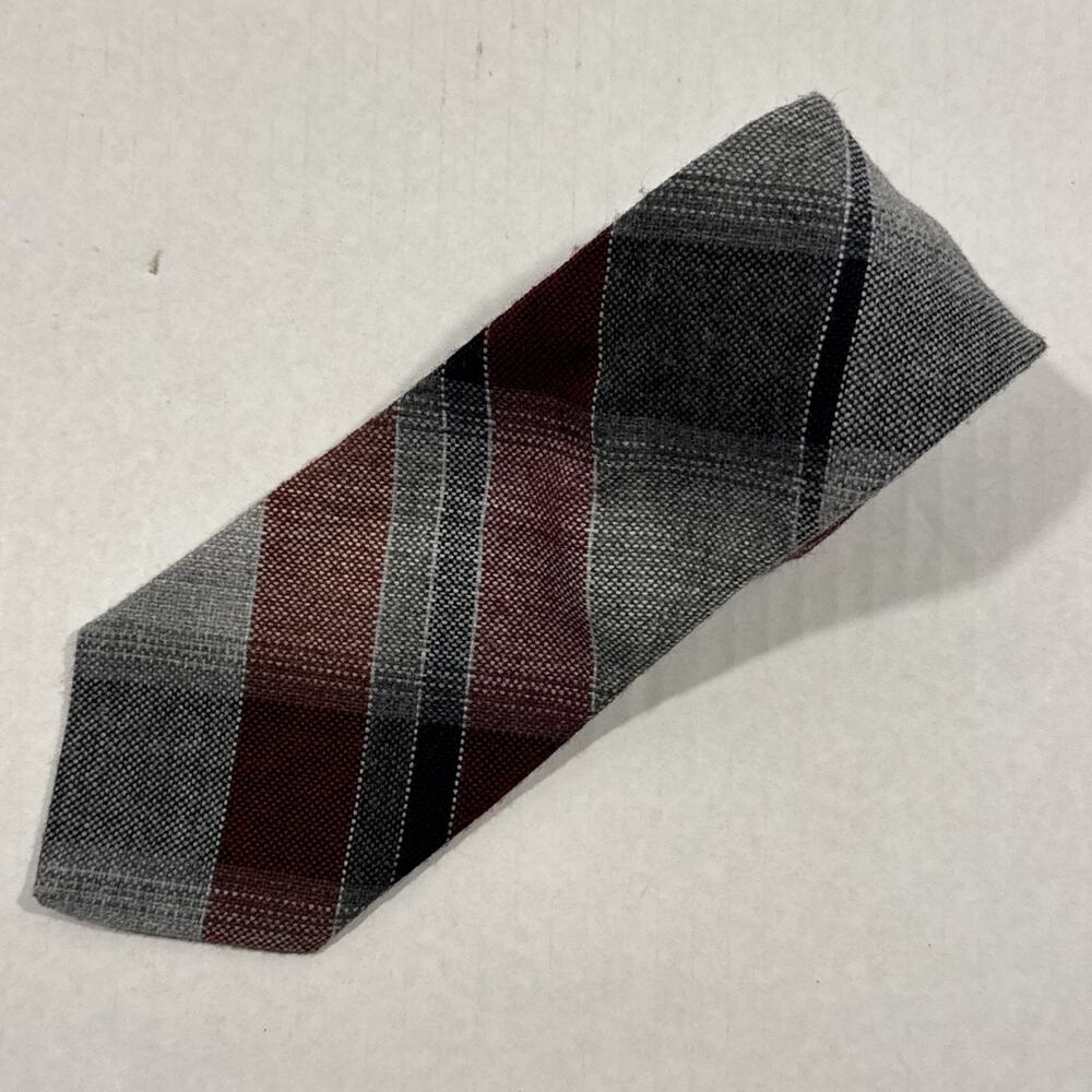 Vintage Woven Acrylic Tweed Tie Red Gray Tartan Plaid 57" Casual Necktie